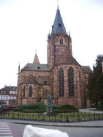 This former Augustinian convent (1279) is a town highlight, along with the Pastry Shop Rebere, one of the oldest – and top 100 – in French pastry.